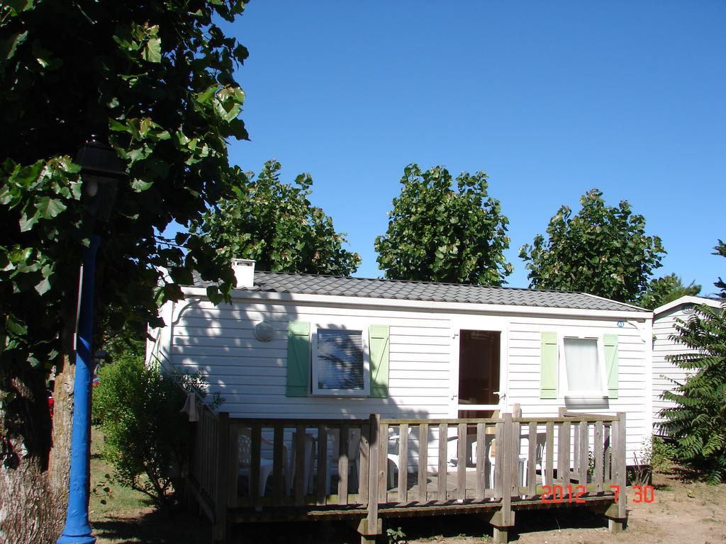 Camping Barataud Saint-Denis-dʼOléron Exterior foto